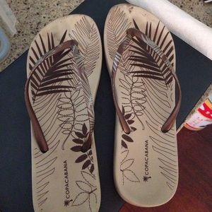 Copoacabana flip flops size 9